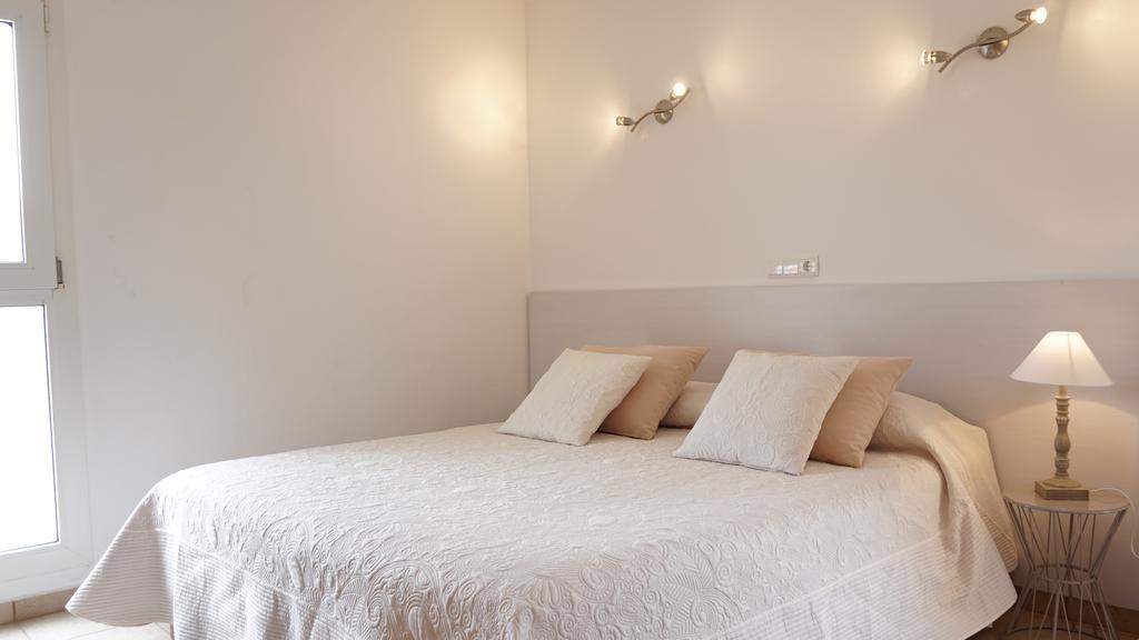 Astbury Apartments Ses Basses Es Calo  Luaran gambar