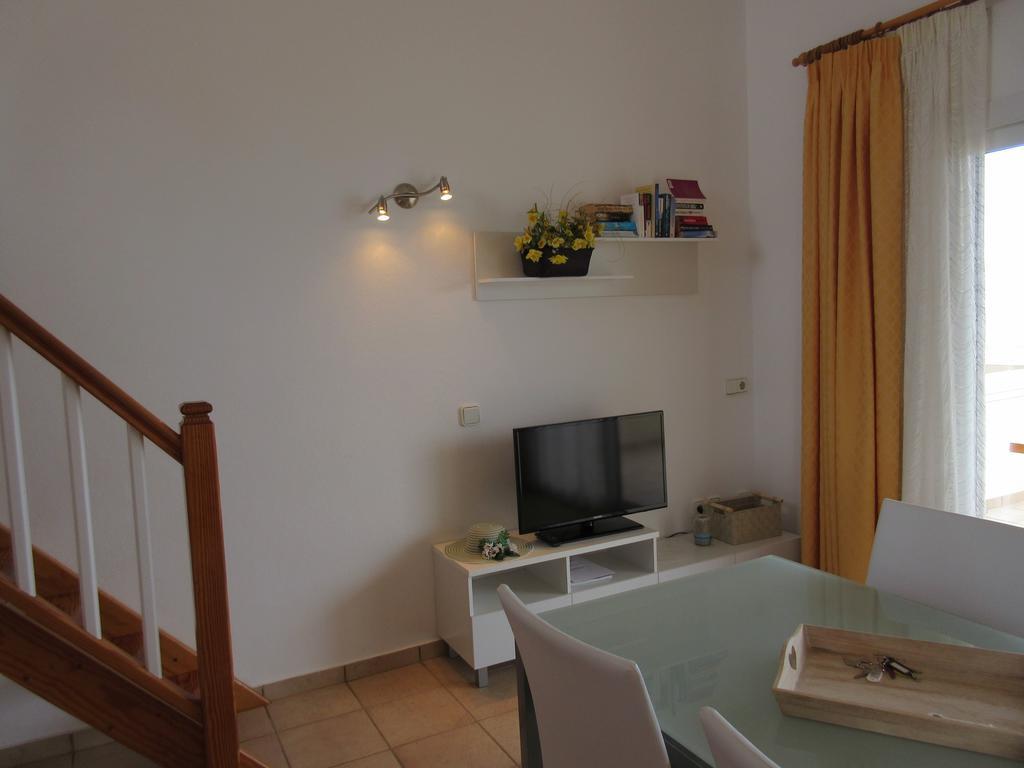 Astbury Apartments Ses Basses Es Calo  Luaran gambar